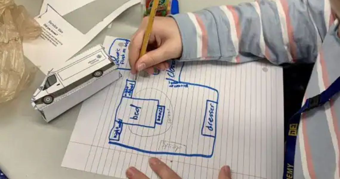 student-drawing-smart-bedroom-thumb