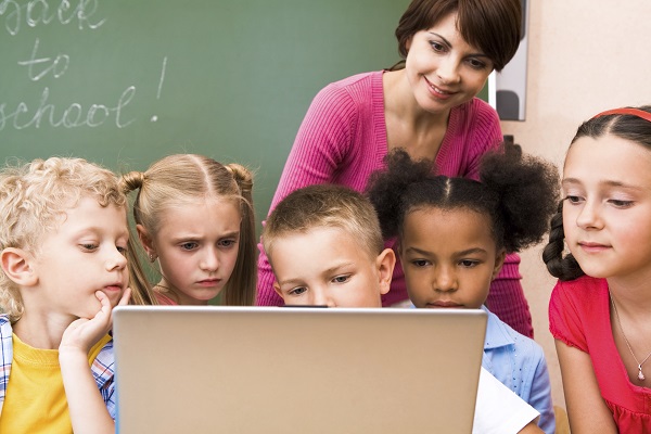 A group of childrens with teacher