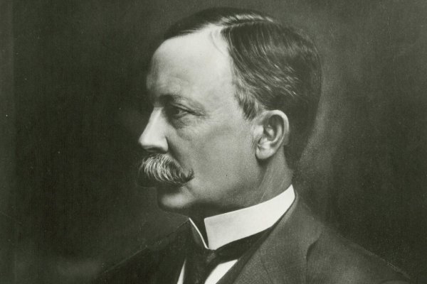 Warren Johnson headshot